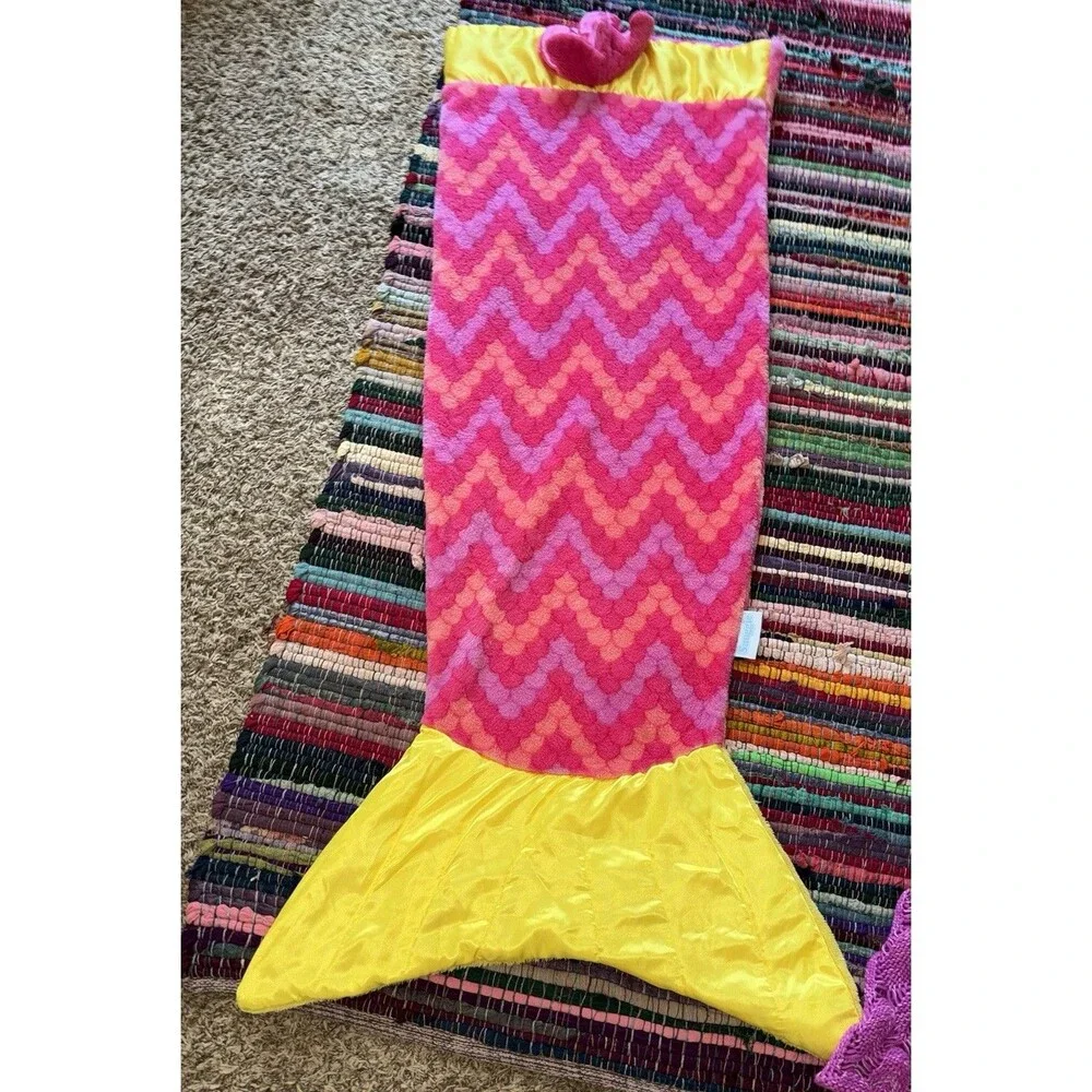 Mermaid Tail Blankets Lot 1/ Fleece - By Snuggie 1/Crochet